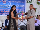 Prize Distribution by  Shri Vitthalbhai Vaishnanisir